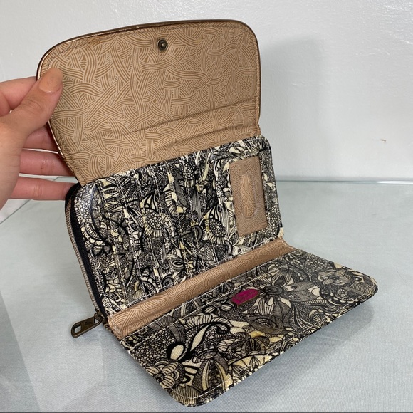 Sakroots Ultimate Storage Wallet - Picture 6 of 12